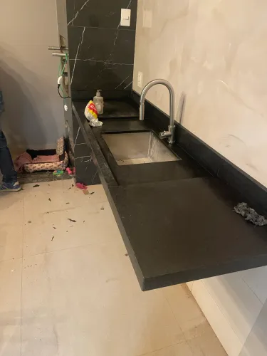 Vendo bancada de mármore São Gabriel escovado