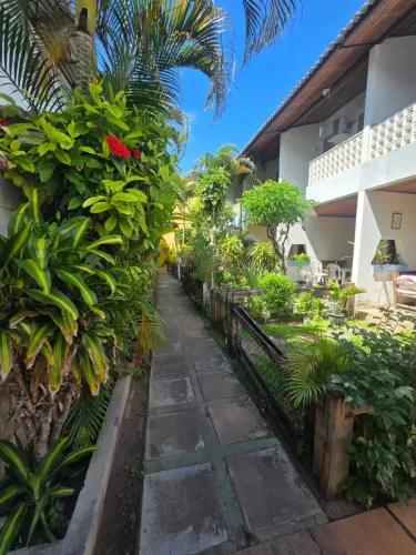 Village duplex nascente com espaço privativo em Stella Maris