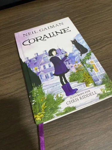 Livro Coraline Capa Dura