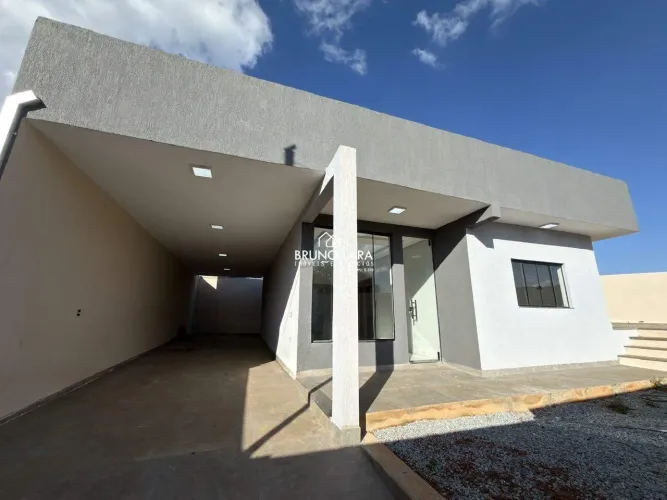 Casa à venda no bairro Planalto Industrial -Igarapé/MG.