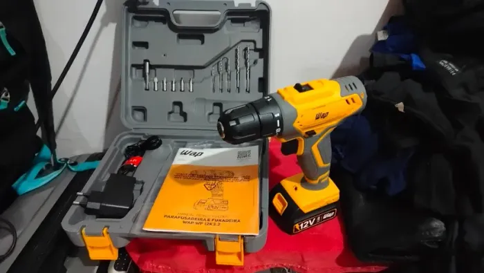 Parafusadeira Furadeira WAP 12V + Maleta Completa