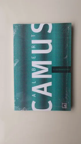 Livro "O Estrangeiro", de Albert Camus