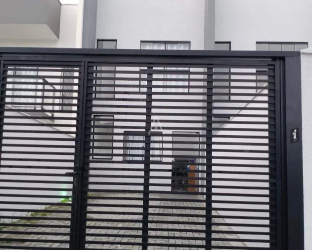 Casa Residencial 2 quartos à venda no Bairro Balneário Piçarras em SANTA CATARINA por R$ 5