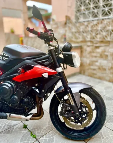 Triumph street triple 675