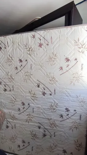 Colchão de casal tamanho padrão