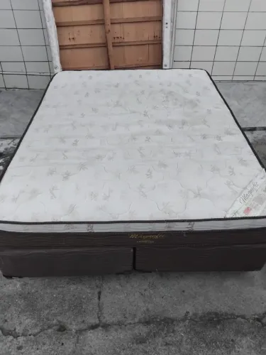 Cama box Queen size