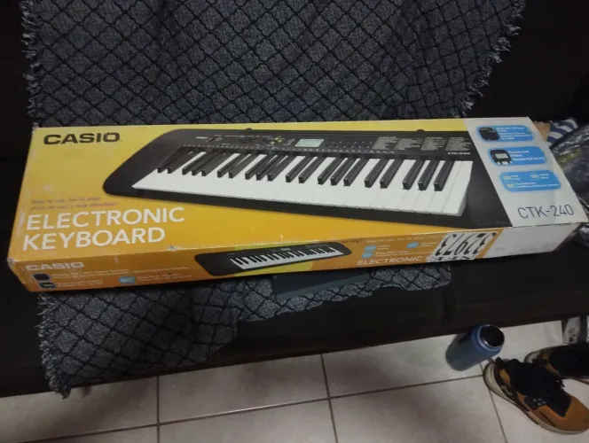 Vendo Teclado Casio CTK-240 Em Excelente Estado de Conservação.