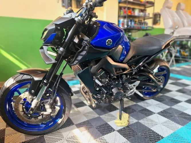 YAMAHA MT-09 2022 - EXTREMAMENTE CUIDADA E PRONTA PARA RODAR
