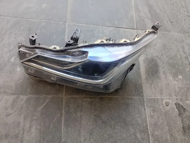 Farol de corolla fui led 2018 2019 2023 lado esquerdo original 