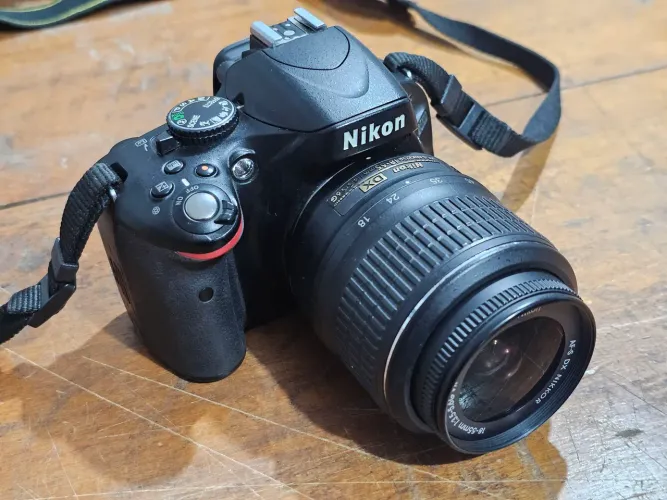 Nikon D5100 DSLR cor preta Com lente