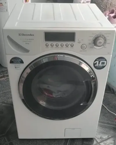 Vendo maquina lava e seca da Electrolux