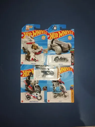 Lote de Hot Wheels (Mainline)