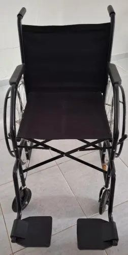 Cadeira de rodas NOVA e reforçada ideal para pacientes obesos