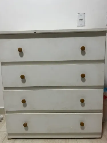 Cômoda 4 gavetas