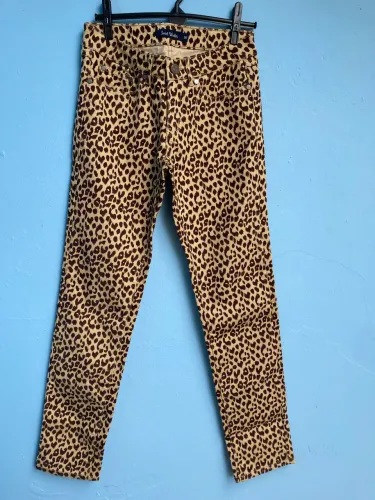 Calça Feminina com Estampa de Oncinha, Tam M