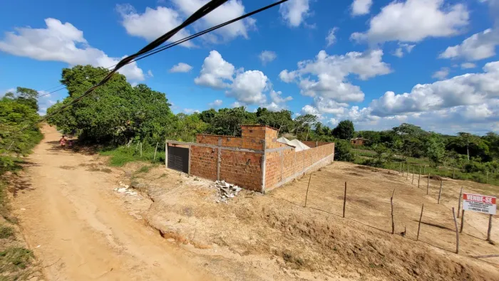 vendo esse terreno de esquina na principal 