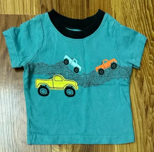 Camiseta Carter's tamanho 3-6 meses importada (Desapego)