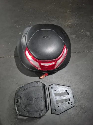 Bauleto Givi com Suporte