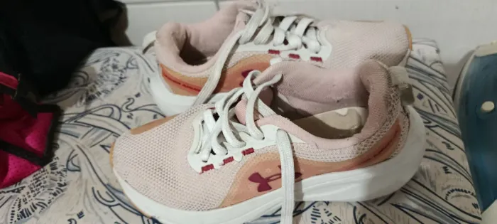 Tênis original da marca under armour, Num 36
