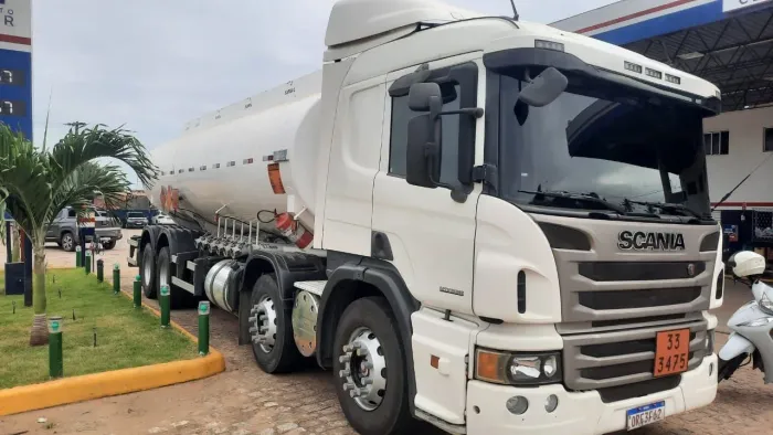SCANIA P310 2015 tanque 2018 semi nova