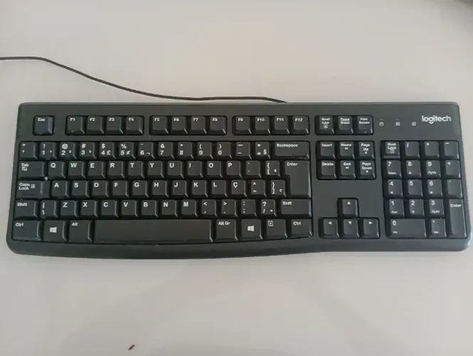 Teclado Logitech usb