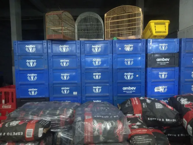Caixas vasilhame Litrinho.120cx preço promocionavalor 35 reais ZAP 31.9. *l