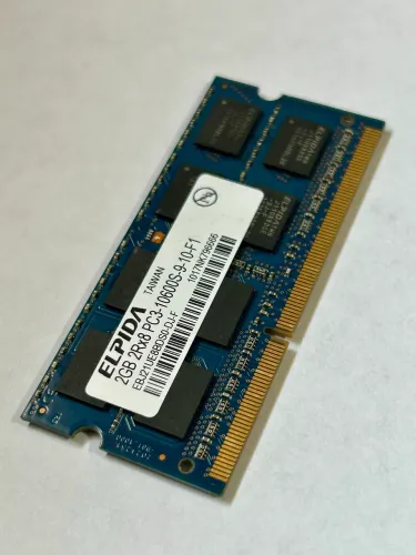 Memória RAM Notebook 2GB DDR3 1333MHz PC3-10600S Elpida