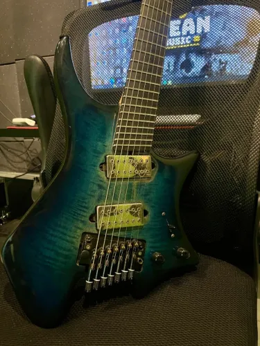 Guitarra 7 Cordas Headless - Luthier Carlos Eduardo CES
