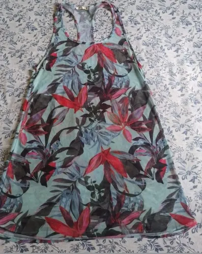Vendo saída de praia usada (3 peças ) por 50 reais