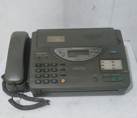 Um fax panasonic com secretaria eletronica