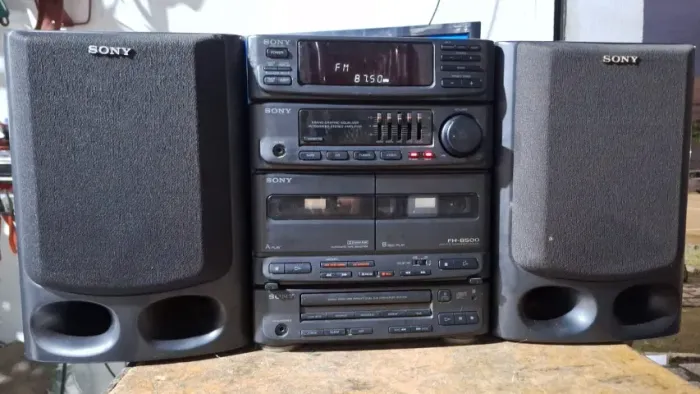 System Sony funcionando tudo Rádio, fita e CD ótimo estado 579,00 teste na hora somos loja