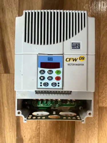 Inversor de frequência 10CV 380V 16A Weg CFW08