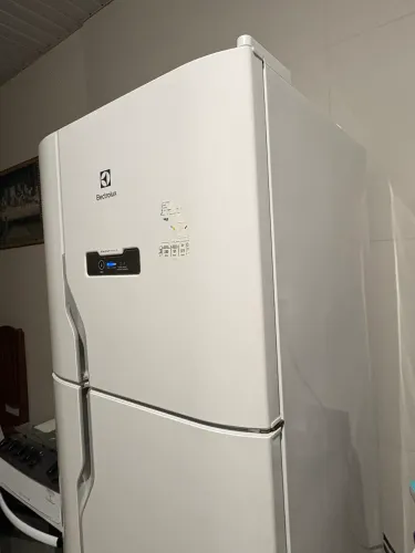 Geladeira Electrolux 371L