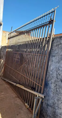 PORTÃO DE FERRO - POR FAVOR, SÓ CHAME SE REALMENTE LEU A DESCRIÇÃO DO ANÚNCIO!