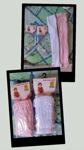 Meias de BB menina novas