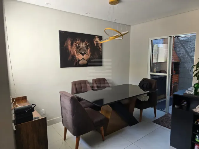 Casa em condomínio para vender mobiliada em Valinhos, 2 suítes, sacada, 2 vagas