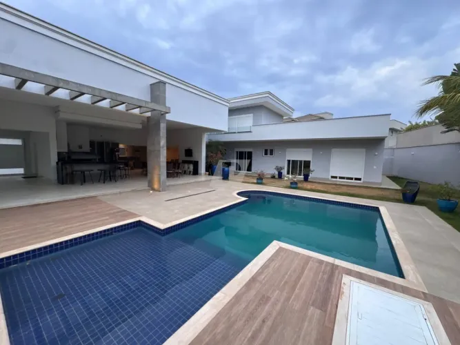 Casa em Condomínio à Venda em Piracicaba - 3 quartos, 3 suítes, 7 banheiros e 6 vagas de g