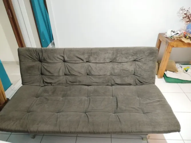 Sofá cama em ótimo estado.