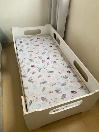 Cama montessoriana