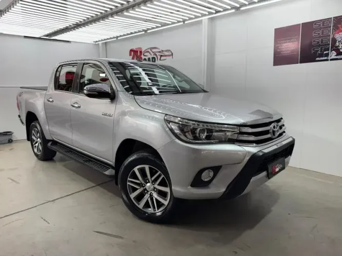 Toyota Hilux CD SRX Plus 4X4 2.8 TDI Die. Aut. 2017
