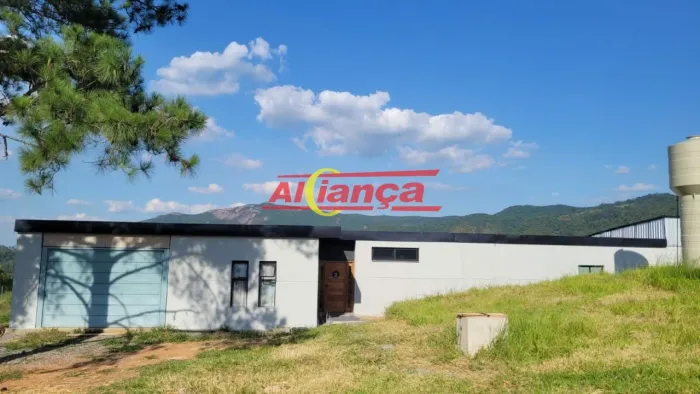 Chacara em Atibaia com 6.000 metros de terreno, 04 dorm, 02 vagas