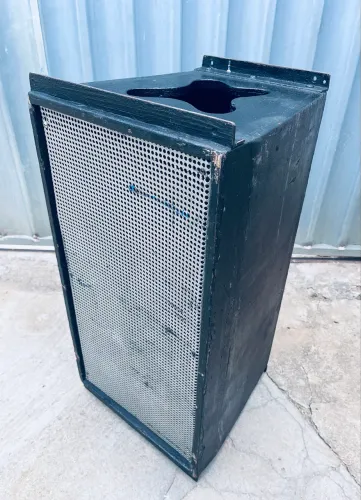 Vendo caixa ativa 12p 600w e Ti caixa muito potente