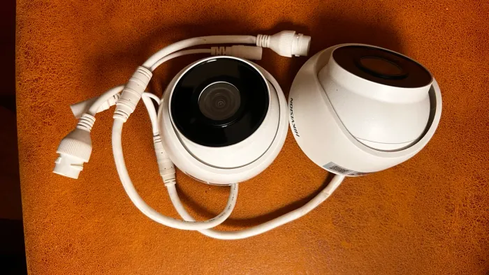 Kit 2 Câmeras de Segurança IP Hikvision Dome