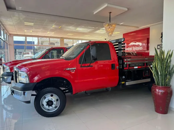 F4000 FORD F-4000 4X4 RARIDADE TURBO DIESEL APENAS 47.000 KM 2014/2015. VERMELHA 2014/2015