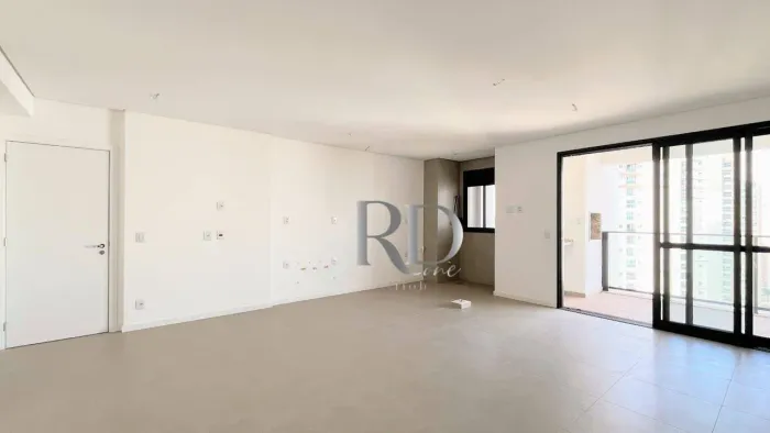 Apartamento com 3 dormitórios à venda, 104 m² por R$ 1.250.000 - Edifício Tay - Londrina/P