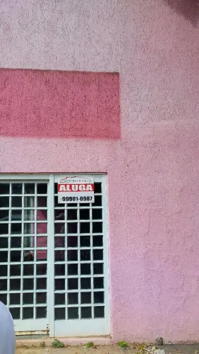 Mata do jacinto, Duas salas comerciais,  juntas.