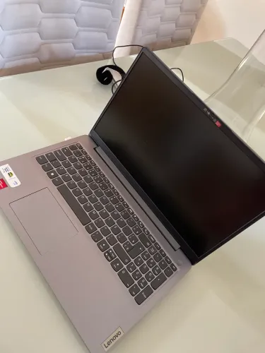 Notebook Lenovo Ryzen 7 - Excelente Desempenho e Ótimo Estado