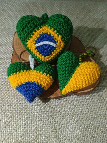 3 chaveiros em crochê Brasil 