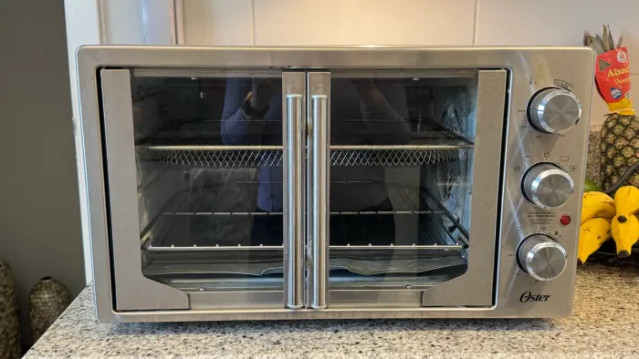 Forno e Fritadeira Sem Óleo Oster 42L French Door, 127V