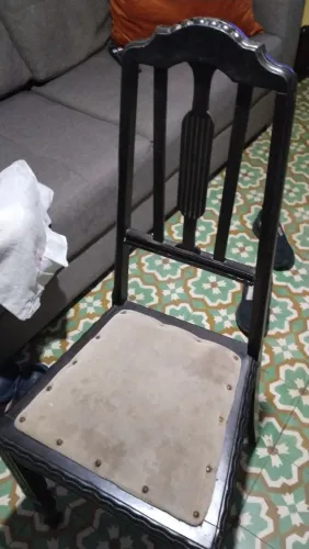 Cadeiras antigas bonitas, em ótimo estado.
